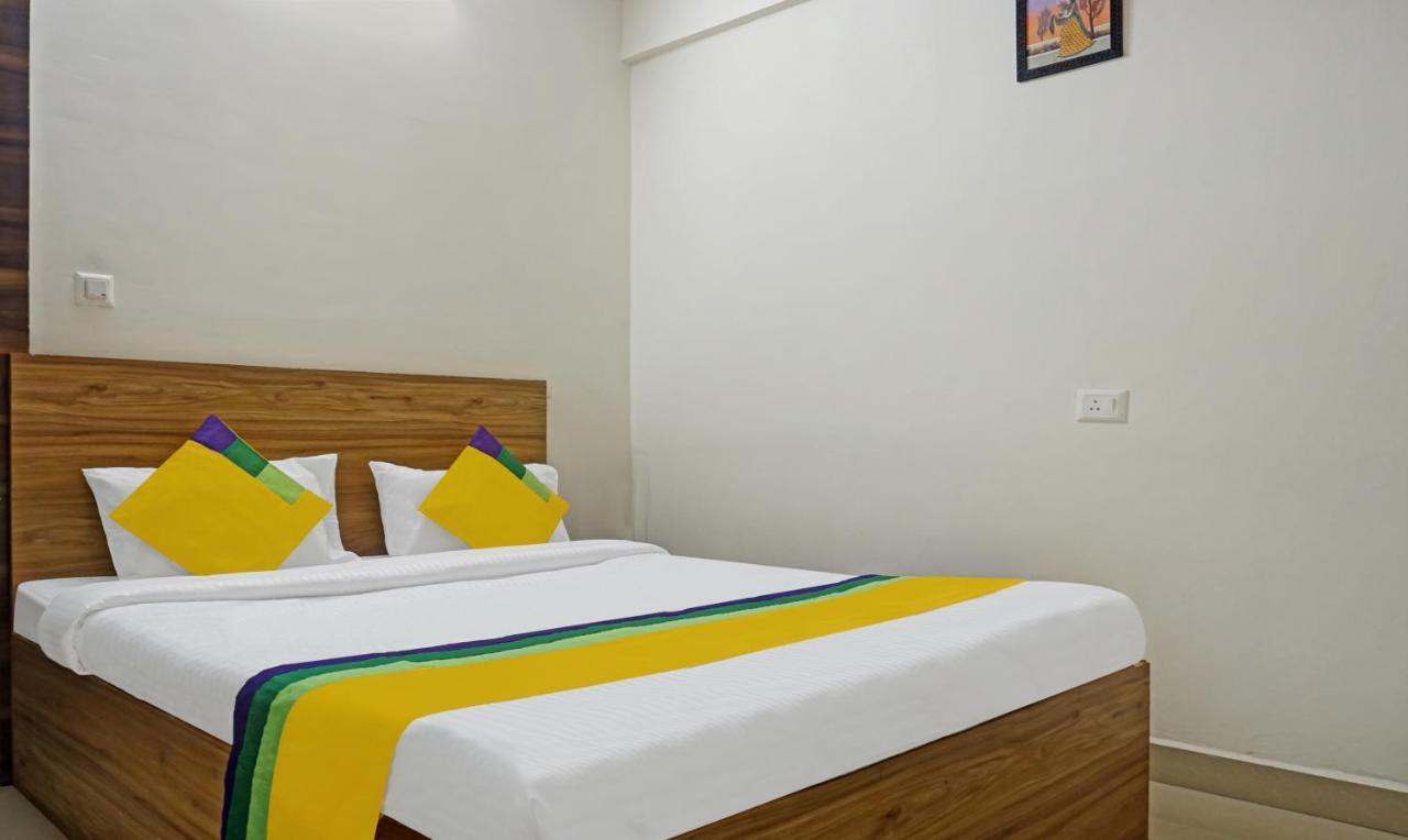 Itsy Hotels Ay Plus Hotels Kharadi Exterior foto